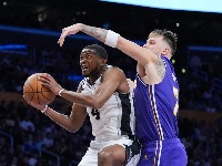 Uprkos trudu Dončića i Lebrona: Lejkersi ispali iz NBA kupa!