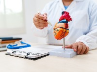 Kardiolog otkriva koju grickalicu nikada ne jede - NAJGORA JE ZA SRCE 