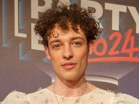 Pobednik Evrovizije Nemo vraća trofej u znak protesta zbog Izraela