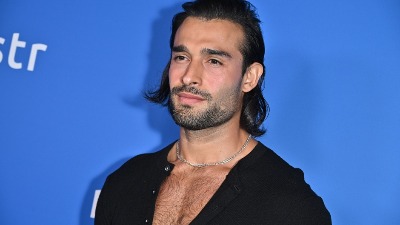 Bivši muž Britni Spirs POZIRAO GO za naslovnicu, a intimni deo prekrio peškirom (FOTO) 