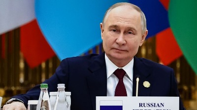 Premijer čekao Putina 40 minuta, pa mu PUKAO FILM (VIDEO)