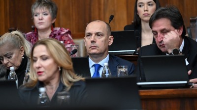 MIMO KONKURSA Lončar svojim "ovlašćenjem" produžio mandat još jednom direktoru u Nišu