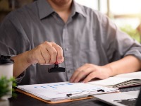 Državni službenici i dalje će se "na određeno" zapošljavati bez konkursa: Rok se pomera