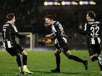 Partizan ne da prvo mesto: Crno-beli jedva slomili Napredak