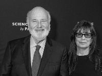 Legendarni holivudski reditelj i njegova supruga pronađeni mrtvi: Policija sumnja na ubistvo