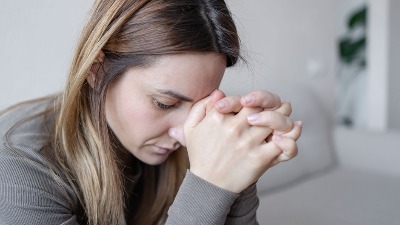 Tanja je nasledila kuću, a kada je bratu bio potreban dom, pustila ga je da se useli: A onda je njegova devojka počela da IZBACUJE USPOMENE NA MAMU 