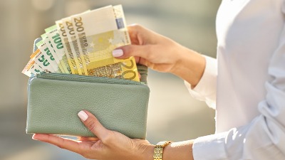 Moćna novčana karma: Evo koji znakovi horoskopa od rođenja privlače BOGATSTVO