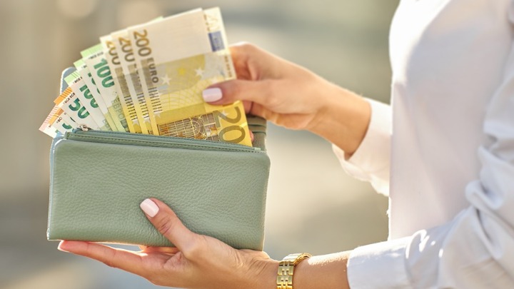 Moćna novčana karma: Evo koji znakovi horoskopa od rođenja privlače BOGATSTVO