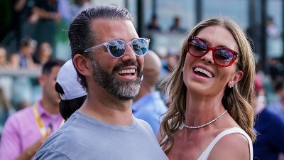 Ko je PRELEPA Betina Anderson zbog koje je Donald Tramp Mlađi OSTAVIO VERENICU? Otac joj je bogati bankar sa Floride, odrasla u raskoši