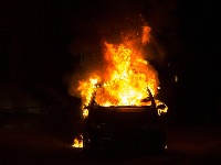 Novo paljenje automobila u BG: Izgoreo luksuzni džip