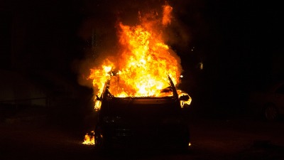 Novo paljenje automobila u BG: Izgoreo luksuzni džip