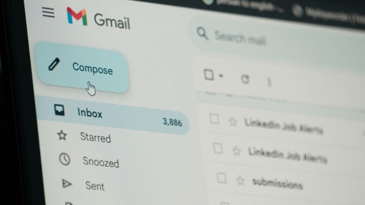 Hara nova SAJBER PREVARA: Ako vas nazovu nakon Gmail poruke, odmah prekinite vezu 