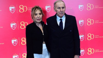 Žena Dragana Džajića se onesvestila na promociji monografije Crvene zvezde