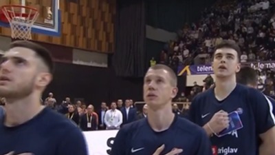 "Brukate nas, brukate Sarajevo!": Novinarka digla glas zbog incidenata na meču BiH - Srbija