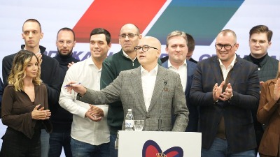 Šta je prethodilo nalogu tužilaštva da policija uhapsi Selakovića? Nije otišao na saslušanje, pa se smeškao iz štaba SNS