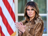 Stručnjak za govor tela tvrdi da je Melanija vidno isfrustrirana: "Tramp je iritira" (VIDEO)