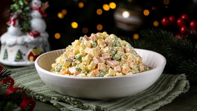 Koliko dugo sme da stoji ruska salata u frižideru? Ovo je njen rok trajanja - sve preko toga predstavlja rizik od trovanja