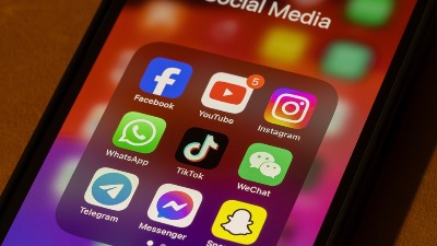 Aplikacija na telefonu koja vas neprestano špijunira i zna sve o vama, a svi je koriste u Srbiji 