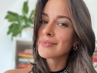 Dragana Kosjerina u elegantnoj haljini sa zanimljivim detaljem OČARALA lepotom i harizmom (FOTO) 