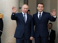 Putin spreman da razgovara sa Makronom, ali ima uslov