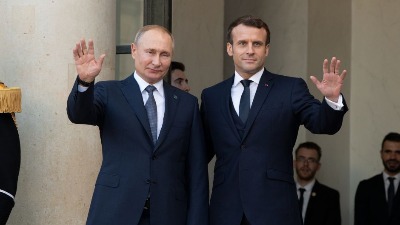 Putin spreman da razgovara sa Makronom, ali ima uslov