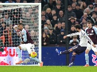 Mančester junajted poklekao:Rodžers lansirao Vilu u borbu za titulu