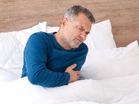 Infarkt ne bira ni vreme ni mesto: Kardiohirurg savetuje šta da radite AKO STE SAMI (VIDEO) 