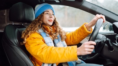 Nemci savetuju: Zimi u automobilu uvek držite stare čarape i lepljivu traku - evo zašto