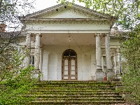 Dvorac porodice Dunđerski na prodaju (FOTO)