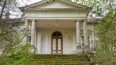 Dvorac porodice Dunđerski na prodaju (FOTO)