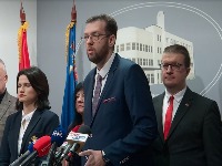 Niški radnici dobijaju otkaze, a plate direktora JP skočile do 280.000 dinara: "Po zakonu", kažu SNS-ovci