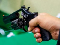 BIRN: Kako su revolveri sa policijskim oznakama iz Srbije završili u rukama američkih prodavaca oružja?