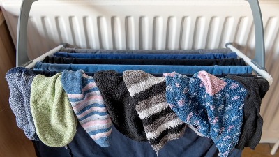 Veš vam se zimi nikako ne suši? Ovaj trik iz veš-mašine brzo rešava problem 