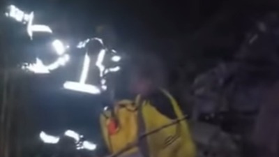 Teška nesreća kod Mionice: Vozilo sa porodicom sletelo u provaliju (VIDEO)