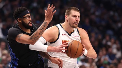 Jokić briljrao, Denver izgubio: Trijumf Dalasa posle drame (VIDEO)