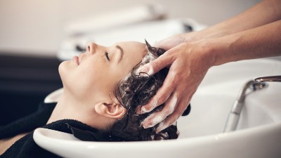 Frizeri otkrivaju kako da vam kosa ne bude masna već posle jednog dana i kako da preskočite barem pet pranja