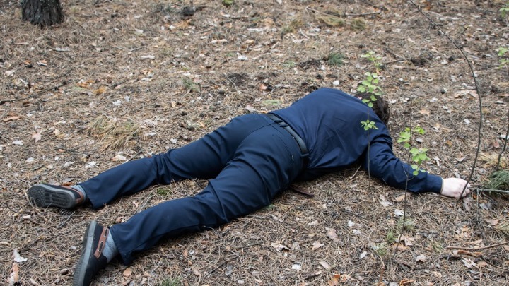 BIZARNA UPORNOST! Muškarac je 1.000 dana glumio mrtvaka kako bi dobio ulogu (VIDEO) 