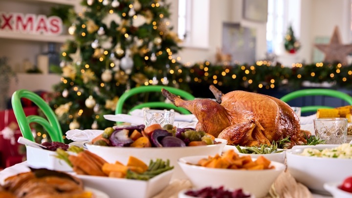 Jela koja morate da imate na božićnoj trpezi: Veruje se da donose SREĆU i NOVAC