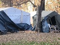 U Ćacilend stižu kamioni sa opremom, podižu se nove tende