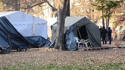 U Ćacilend stižu kamioni sa opremom, podižu se nove tende