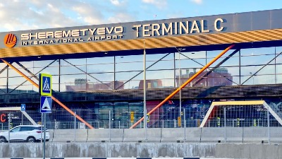 UZBUNA U MOSKVI! Najprometniji aerodromi stali