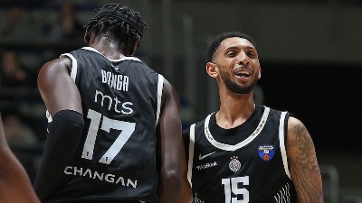 Partizan razbio Split: Šuterska rapsodija Pejna