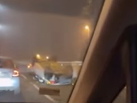 ŽESTOK sudar na Mostu na Adi: Jedno vozilo prevrnuto nasred puta (VIDEO)