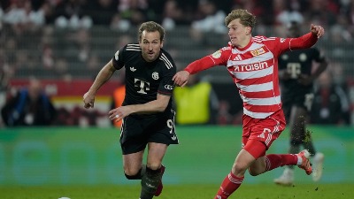 Blamaža Berlina: Dva autogola pogurala Bajern ka četvrtfinalu (VIDEO)