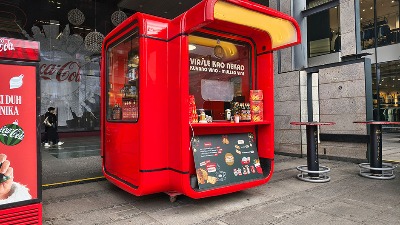 Čuveni CRVENI KIOSK je opet u Knez Mihailovoj, ne izgleda baš "kao nekad" (FOTO) 