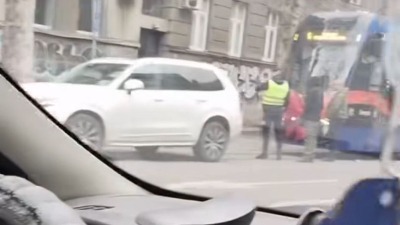 Saobraćajna nezgoda na Dorćolu: Sudarili se džip i tramvaj