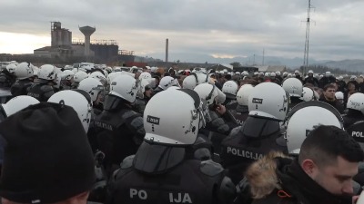 Jedna osoba uhapšena zbog napada na Milana Kneževića i policajca