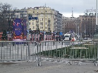 Božićno seoce ispred Skupštine prazno, svi štandovi zatvoreni