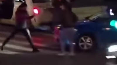 Žestoka tuča u Beogradu zbog svađe u saobraćaju (VIDEO)