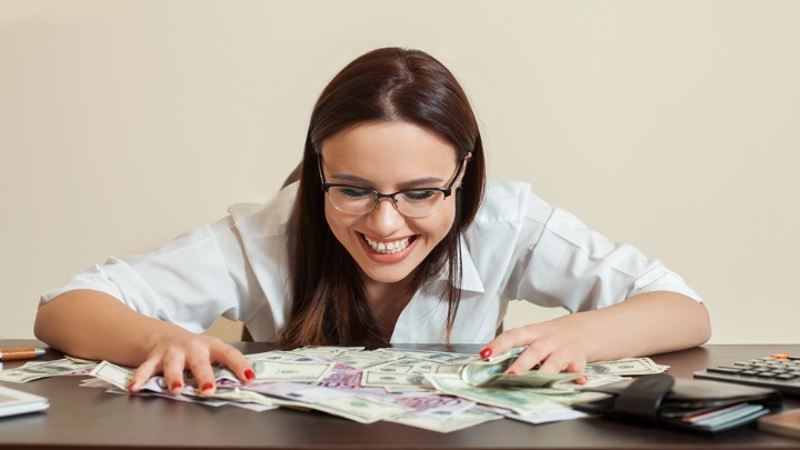 5 ZNAKOVA kojima je u 2026. suđeno da se OBOGATE: Pare će im stizati u vagonima - neće moći da ih izbroje 